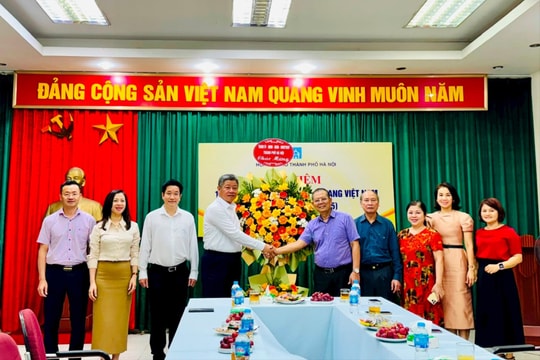Phó Chủ tịch UBND thành phố Hà Nội Nguyễn Mạnh Quyền thăm, chúc mừng Hội Nhà báo thành phố và một số cơ quan báo chí