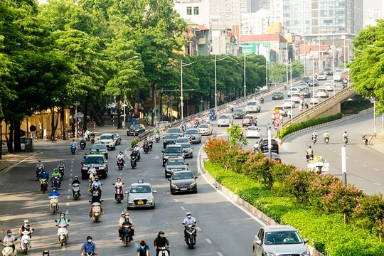 Hà Nội tiếp tục nắng nóng, chiều tối và đêm có mưa rải rác