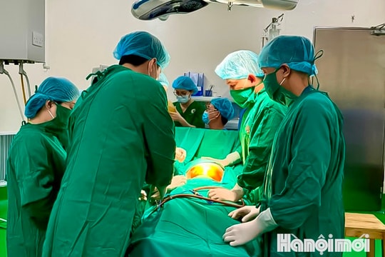 Phẫu thuật thành công trường hợp rau cài răng lược và bảo tồn tử cung cho sản phụ