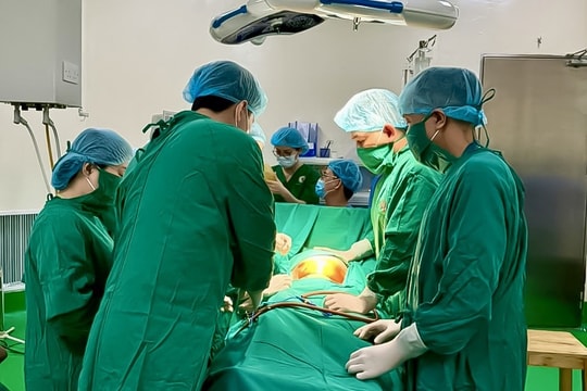 Phẫu thuật thành công cho sản phụ bị rau cài răng lược nguy hiểm