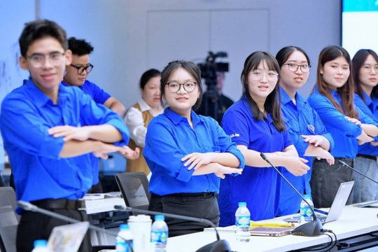 Hơn 190 tình nguyện viên dạy tiếng Anh "tiếp sức" hội nhập