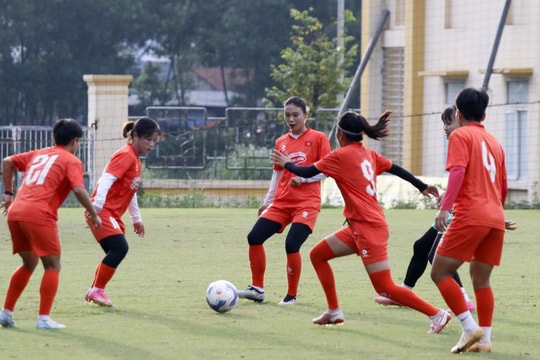 Đội tuyển nữ Việt Nam có tập buổi đầu tiên ở Phú Thọ
