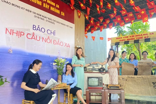 Khám phá không gian báo xưa tại Nhà Trưng bày Hoàng Sa