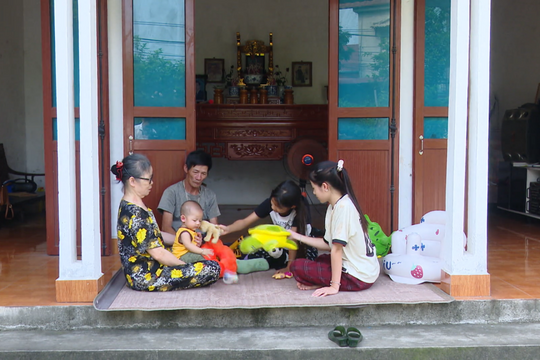 Phụ huynh loay hoay “giải bài toán hè” cùng con trẻ