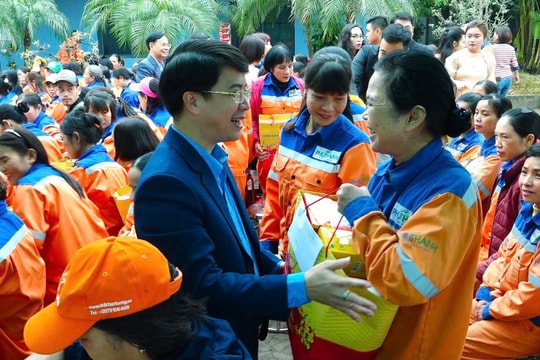 Có một thời màu áo xanh như thế