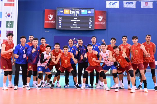 Tuyển bóng chuyền nam Việt Nam thắng 3-0 trận ra quân, giành vé vào tứ kết AVC Nations Cup 2025