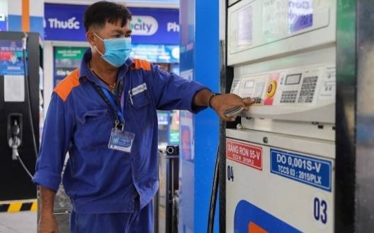 Giá xăng tăng gần 1.400 đồng/lít trong chiều 19/6?