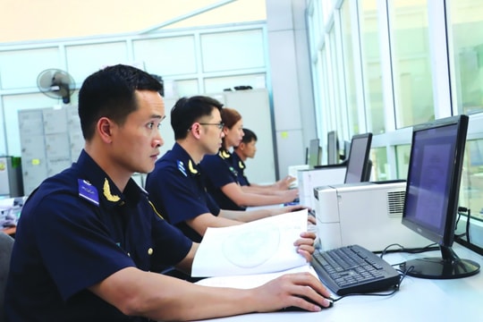 Từ ngày 1-7, công chức kiểm tra hồ sơ được phân công tự động qua hệ thống thông quan