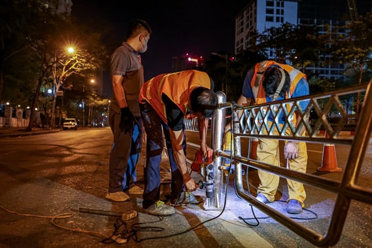 Hà Nội thí điểm phân làn ô tô, xe máy trên tuyến đường Võ Chí Công và Phạm Văn Đồng