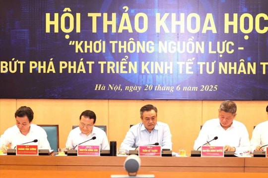 Chủ tịch UBND TP Hà Nội: Tạo mọi thuận lợi cho các doanh nghiệp tư nhân của Thủ đô phát triển