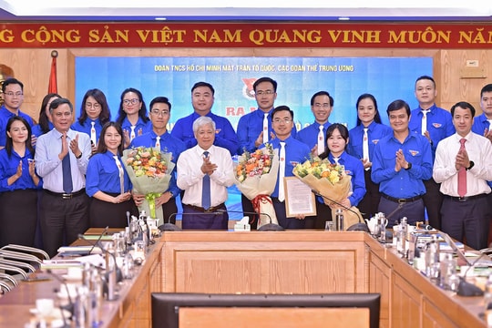 Đồng chí Nguyễn Nhất Linh giữ chức Bí thư Đoàn MTTQ, các đoàn thể Trung ương