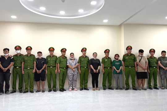 Triệt phá đường dây sản xuất, buôn bán nước hoa giả với số lượng đặc biệt lớn