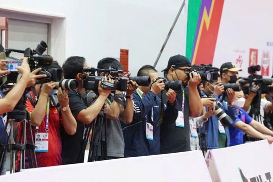 Nhà báo với nhân tố mới