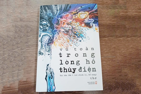 Thơ của người “lấy báo nuôi văn”