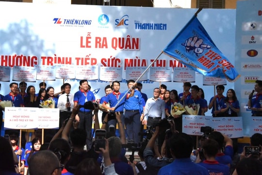 Hàng nghìn sinh viên TP Hồ Chí Minh ra quân tiếp sức mùa thi