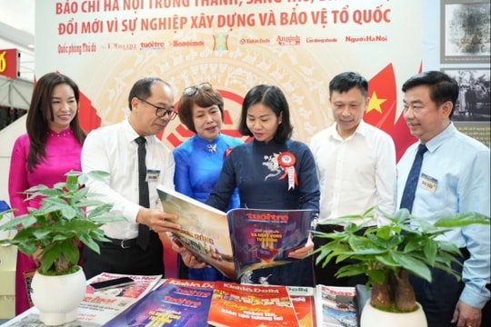 Ấn tượng với gian trưng bày của các cơ quan báo chí Thủ đô