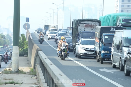 Sửa chữa đường Vành đai 3 trên cao: Các phương tiện được đi vào làn khẩn cấp