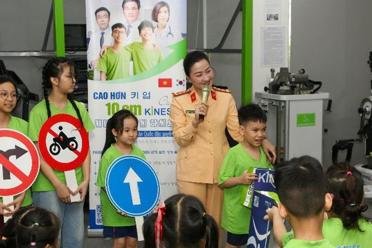 Hà Nội: Tuyên truyền kỹ năng tham gia giao thông an toàn cho lứa tuổi học sinh 