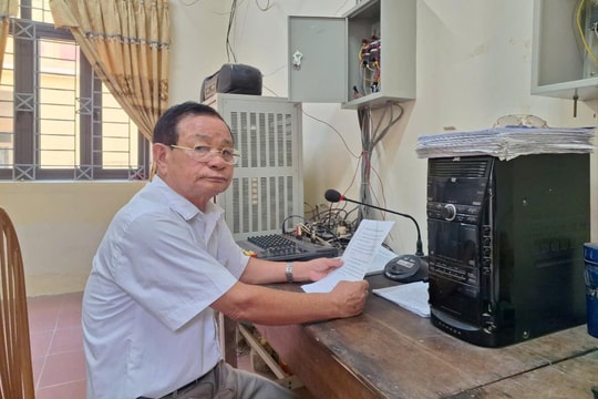 “Lão nông” hơn 40 năm làm “báo nói” ở làng
