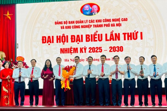 Đồng chí Vũ Xuân Hùng là Bí thư Đảng ủy Ban Quản lý các khu công nghệ cao và khu công nghiệp Hà Nội