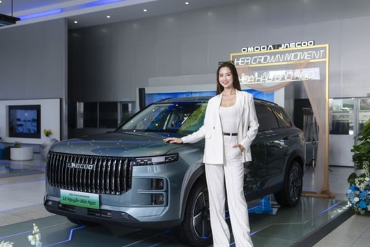 Omoda & Jaecoo bàn giao xe J7 PHEV cho Hoa hậu Bảo Ngọc