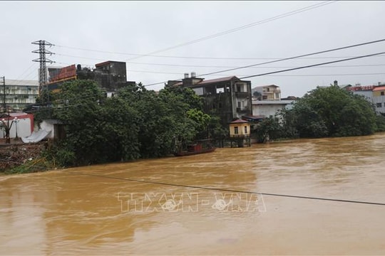 Mưa lớn, lũ cao trên các sông nhỏ khu vực Bắc Bộ