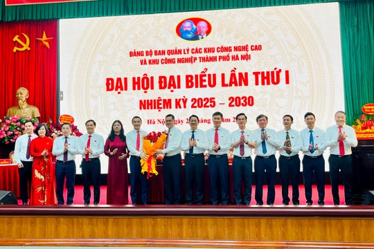 Đồng chí Vũ Xuân Hùng là Bí thư Đảng ủy Ban Quản lý các khu công nghệ cao và khu công nghiệp Hà Nội