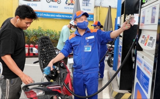 Dự báo giá xăng dầu tuần tới tăng mạnh từ 600-1.600 đồng/lít
