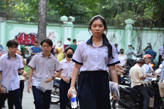 Thi lớp 10 ở TP Hồ Chí Minh: Môn ngoại ngữ chỉ có 488 điểm 10