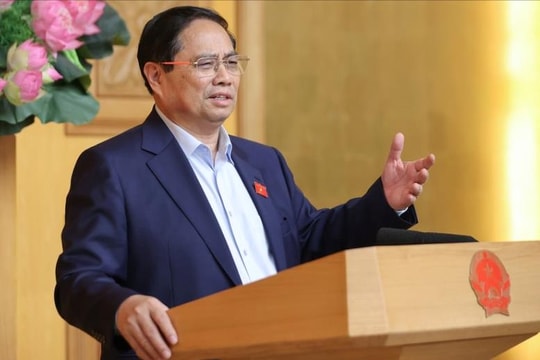 Thủ tướng lên đường dự Hội nghị WEF 16 Thiên Tân và làm việc tại Trung Quốc