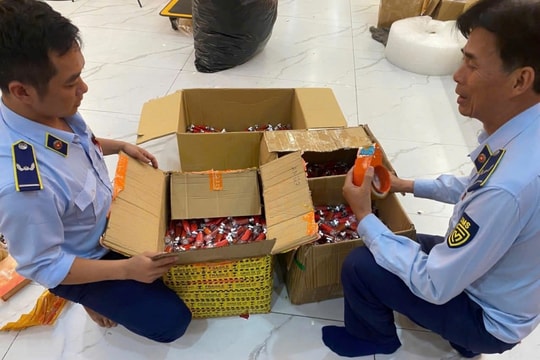 TP Hồ Chí Minh Đẩy mạnh đấu tranh chống buôn lậu, hàng giả, gian lận thương mại