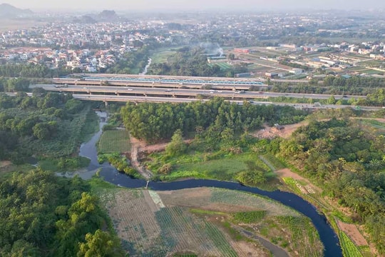 Hà Nội Triển khai 5 nhóm giải pháp xử lý ô nhiễm nước các dòng sông