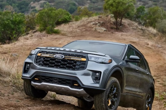 Ford Explorer có thêm bản Tremor: SUV cho người mê dã ngoại
