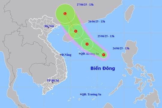 Áp thấp nhiệt đới xuất hiện trên Biển Đông, các tỉnh miền Trung và Bắc bộ đề phòng mưa to