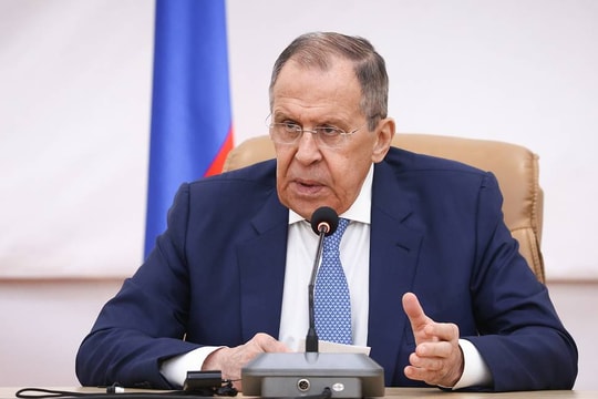 Ngoại trưởng Nga: EU đang trở thành phần mở rộng của NATO