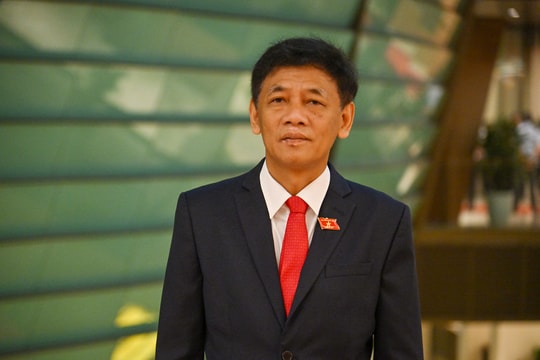 Đồng chí Lâm Văn Mẫn là Chủ tịch Hội đồng Dân tộc của Quốc hội