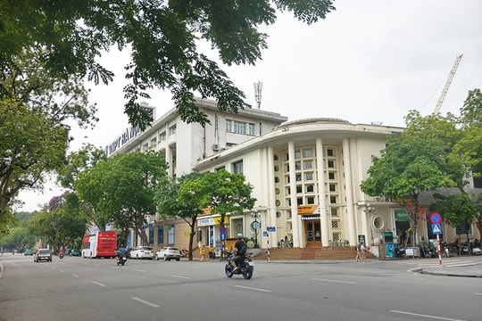 Hà Nội ngày nắng, chiều tối có mưa