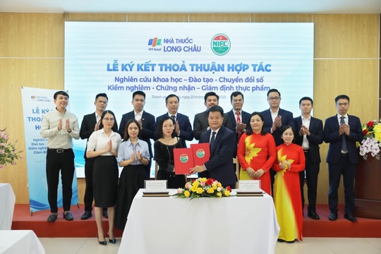 Long Châu hợp tác cùng Viện Kiểm nghiệm an toàn vệ sinh thực phẩm Quốc gia – Bộ Y tế Chủ động tiên phong tiến hành “kiểm tra kép vì sức khỏe người dân và khách hàng”
