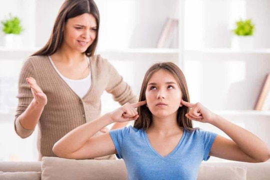 Tuổi vị thành niên “nổi loạn”: Hành trình tìm chính mình và sự thấu hiểu của cha mẹ