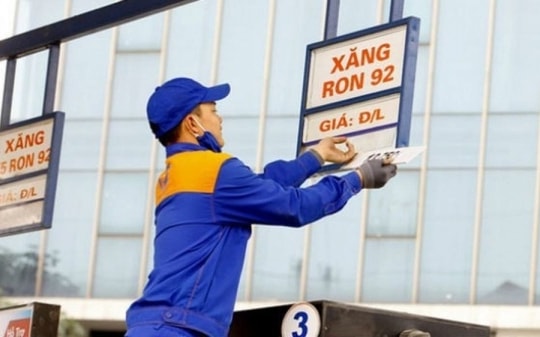 Giá xăng ngày 26/6 có thể tăng thêm 400 đồng/lít?