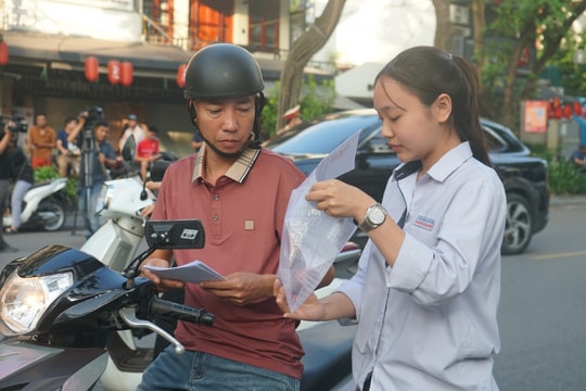 Kỳ thi của con, nỗi lo của bố mẹ