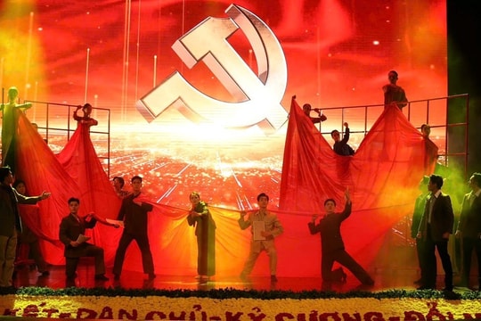 \"Ánh sáng và niềm tin\" Tôn vinh vai trò lãnh đạo của Đảng trong sự nghiệp phát triển văn hóa