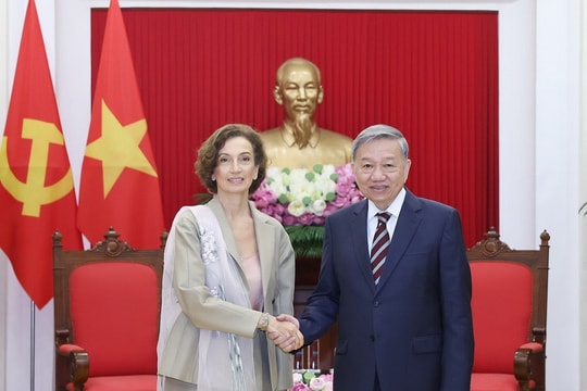 Tổng Bí thư Tô Lâm tiếp Tổng Giám đốc Tổ chức Giáo dục, Khoa học và Văn hóa của Liên hợp quốc (UNESCO)