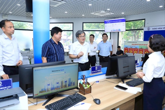 Phường Tây Hồ và Phú Thượng tiếp nhận thủ tục hành chính phi địa giới từ ngày 27-6-2025