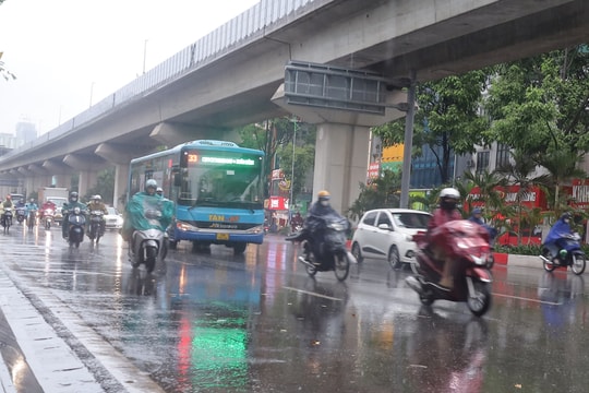 Hà Nội mưa lớn, dịu mát đến ngày 2-7