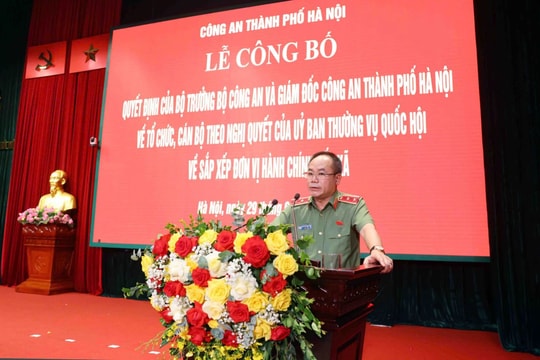 Hà Nội trao quyết định cho 126 Trưởng Công an các xã, phường