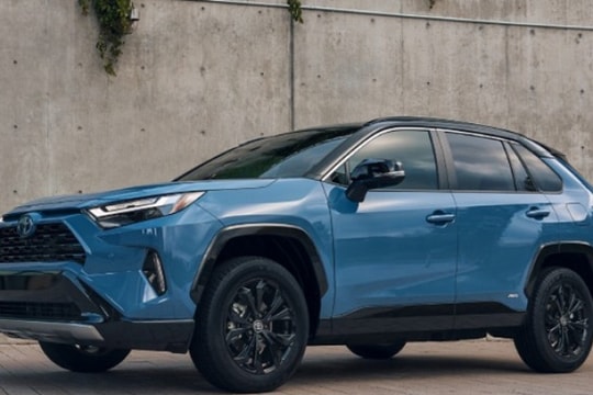 Toyota RAV4 vượt Tesla Model Y, trở thành xe bán chạy nhất thế giới