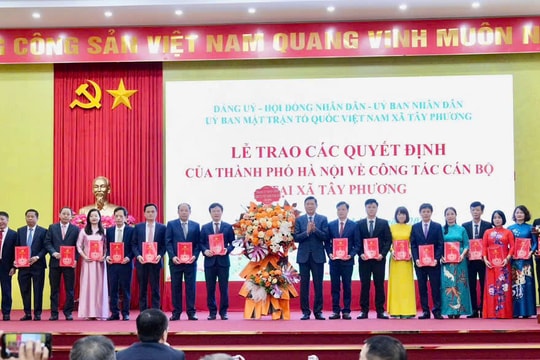 Đồng chí Nguyễn Minh Hồng giữ chức Bí thư Đảng ủy xã Tây Phương