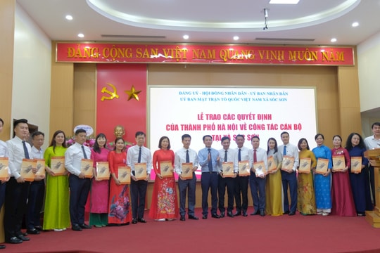 Phó Chủ tịch UBND thành phố Hà Nội Nguyễn Trọng Đông trao Quyết định tại 3 xã: Sóc Sơn, Nội Bài, Kim Anh