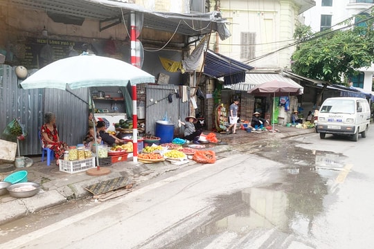 Vi phạm trật tự đô thị tại phường Kim Mã: Cần xử lý quyết liệt hơn